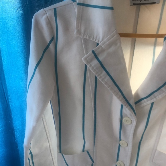 Beautiful blazer - Picture 4 of 4